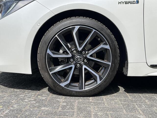 Toyota COROLLA 1.8 Hybrid Executive Bi-Tone Toyota Corolla 1.8 Hybrid Executive | Navigatie | Carplay | Stoelverwarming | 18 inch LM-velgen |