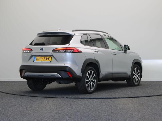 Toyota COROLLA Cross Hybrid 140 Style + Premium Pack II | 10 Jaar Garantie! | Stoelverwarming | Apple Carplay & Android Auto | Panoramadak |