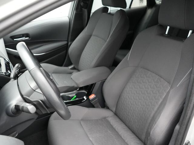 Toyota COROLLA Touring Sports 2.0 Hybrid Dynamic 181pk | Adaptive Cruise | LED | Carplay | Stuur & Stoelverwarming | Camera | DAB |