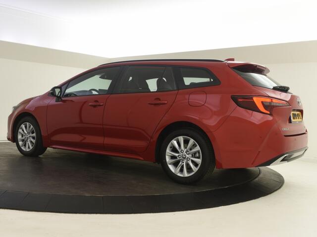 Toyota COROLLA Hybrid 140 Active | Parkeersensoren V+A | Stuur en Stoelverwarmi