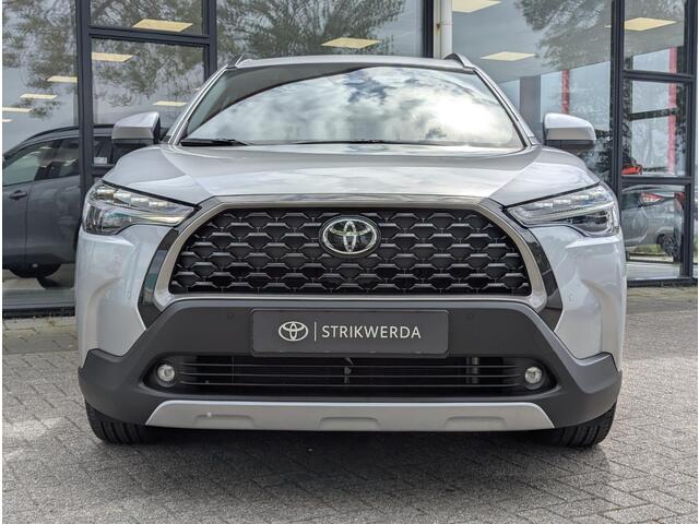 Toyota COROLLA Cross Hybrid 140 Style | Stoel- stuurverwarming | Elek. achterklep | BSM | Led | Draadloze telefoonlader