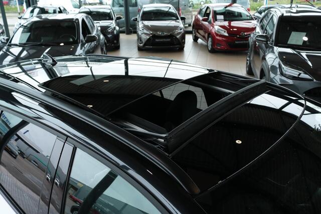 Toyota COROLLA Touring Sports Hybrid 200 Premium, Pano-dak, Trekhaak, JBL