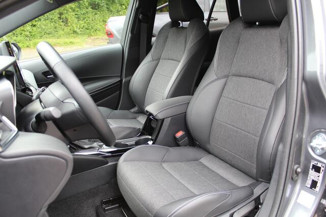 Toyota COROLLA Touring Sports 1.8 Hybrid 140 Dynamic Plus | Rijklaar | Stoel-/stuurverw. | El.achterklep | Sensoren v+a | Navi | Apple/Android | LED | Keyless | Adaptive cruise