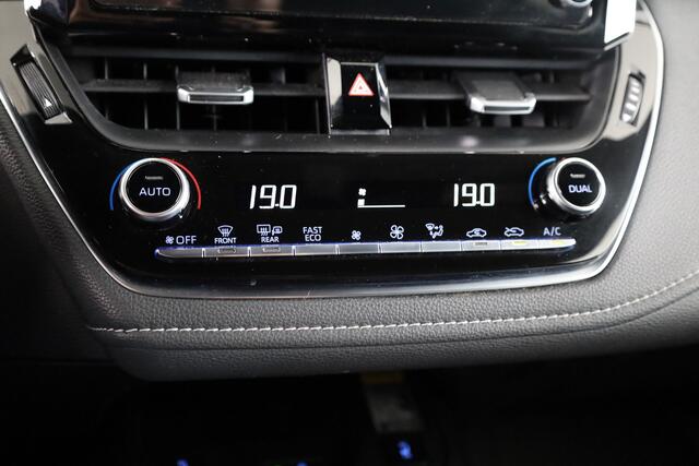 Toyota COROLLA 1.8 Hybrid Style | NL-Auto | Parkeersensoren Voorzijde | Parkeercamera | Voorstoelen verwarmd |