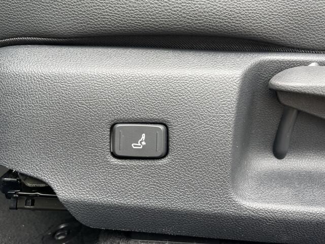 Toyota COROLLA 2.0 Hybrid Executive | JBL | Trekhaak | Stoelverwarming | Sensor