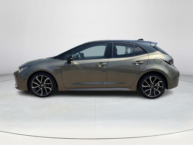 Toyota COROLLA 1.8 Hybrid Executive | Trekhaak | Navigatie | Dode hoek waarschuwing | 18 inch LM-velgen |