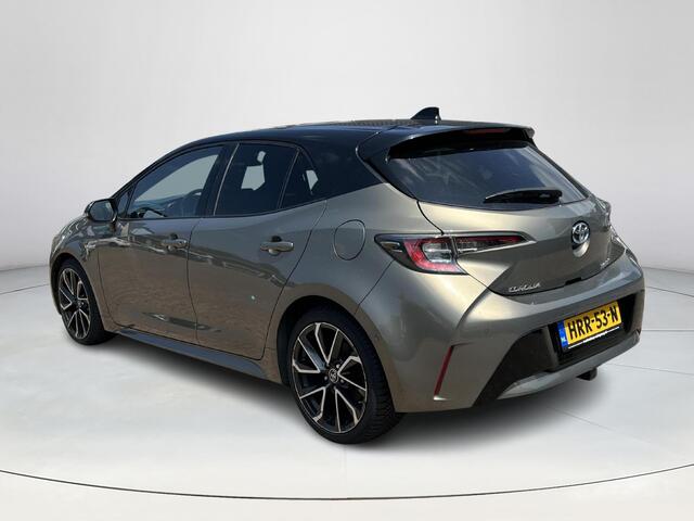 Toyota COROLLA 1.8 Hybrid Executive | Trekhaak | Navigatie | Dode hoek waarschuwing | 18 inch LM-velgen |