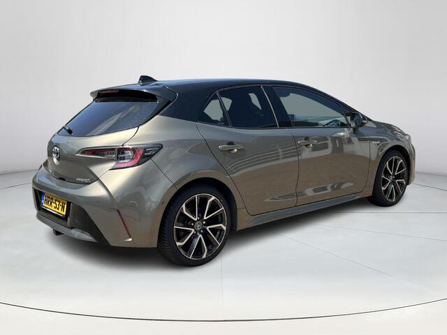 Toyota COROLLA 1.8 Hybrid Executive | Trekhaak | Navigatie | Dode hoek waarschuwing | 18 inch LM-velgen |