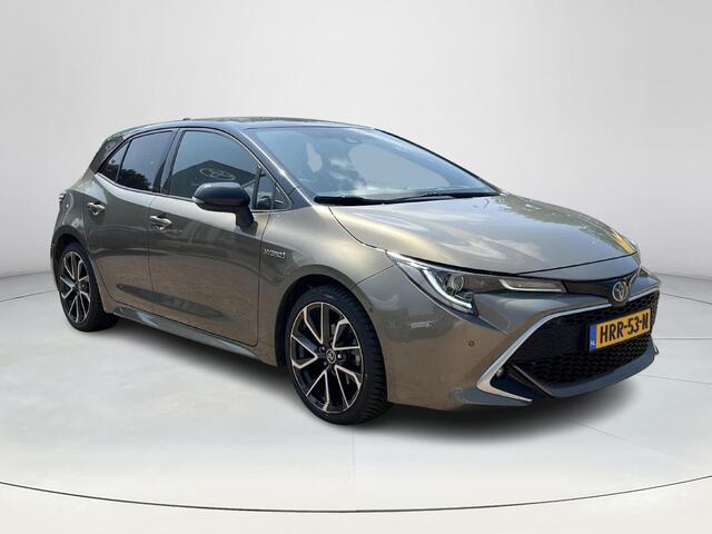 Toyota COROLLA 1.8 Hybrid Executive | Trekhaak | Navigatie | Dode hoek waarschuwing | 18 inch LM-velgen |