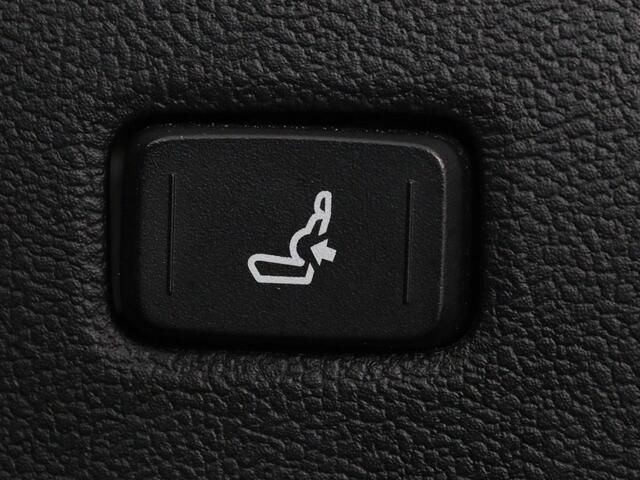 Toyota COROLLA Touring Sports 2.0 Hybrid Business Plus | Stoelverwarming | Adaptive cruise | Full LED | Carplay | Keyless | Climate control | Camera