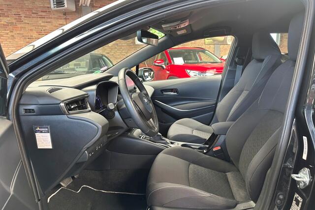 Toyota COROLLA Touring Sports 1.8 Hybrid Dynamic / Team-D