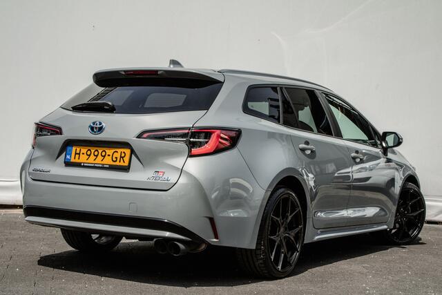 Toyota COROLLA Touring Sports 1.8 Hybrid Sport Plus Full map navigatie/ Stoelverwarming/ Camera/ DAB+/ Adapt. cruise/ 19" Lmv