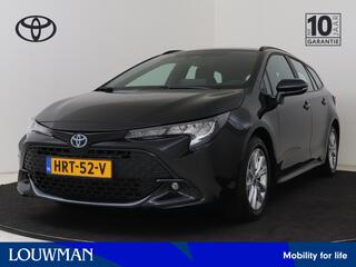 toyota-corolla-touring-sports-hybri