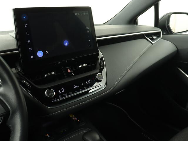 Toyota COROLLA Touring Sports 1.8 Hybrid First Edition | Parkeersensoren | Draadloze Telefoonlader | Voorstoelen Verwarmd |