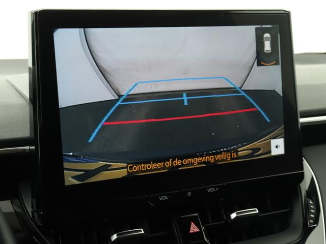 Toyota COROLLA Touring Sports 1.8 Hybrid First Edition | Parkeersensoren | Draadloze Telefoonlader | Voorstoelen Verwarmd |