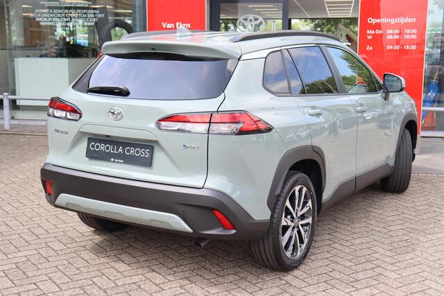 Toyota COROLLA Cross Hybrid 200 Style, ¤1750 Inruilpremie, BSM, Apple Carplay & Android Auto, Stoelverwarming, Navigatie, Parkeersensoren voor en achter!