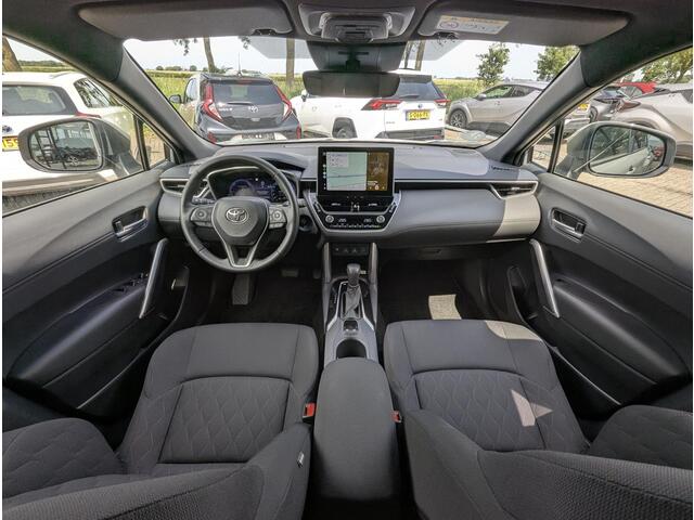 Toyota COROLLA Cross Hybrid 140 Style | BSM | ACC | PDC V+A | Stoel- stuurverwarming | Elek. achterklep | Qi-lader | Camera