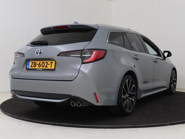 Toyota COROLLA Touring Sports 2.0 Hybrid Executive | Navigatie | HUD | BSM | Parkeersensoren voor + achter |