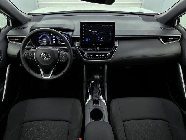 Toyota COROLLA Cross Hybrid 140 Style | Navigatie | Blind Spot | Elektrische Achterklep | Parkeersensoren voor + achter |