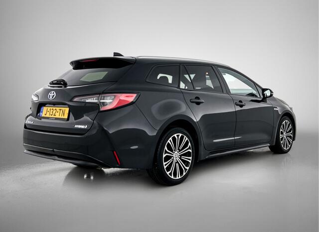 Toyota COROLLA Touring Sports 1.8 Hybrid Dynamic | Getinte ramen | 17 inch LM-velgen | Apple Carplay | Achteruitrijcamera |