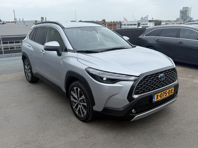 Toyota COROLLA Cross Hybrid 200PK Style Automaat Trekhaak, 1e eigenaar nieuw geleverd! Incl: ApplCarplay/AndroidAuto, Parkeerhulp, LM velegen Climate Control, Adaptieve Cruise control, Fabrieksgarantie