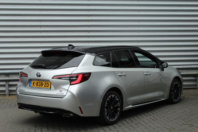 Toyota COROLLA Touring Sports 2.0 Hybrid 184pk GR-Sport NL-Auto NAP 10 Jaar Garantie Clima Cruise Carplay Camera Keyless 17"LMV Afn. Trekhaak