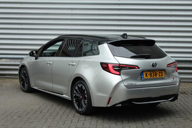 Toyota COROLLA Touring Sports 2.0 Hybrid 184pk GR-Sport NL-Auto NAP 10 Jaar Garantie Clima Cruise Carplay Camera Keyless 17"LMV Afn. Trekhaak