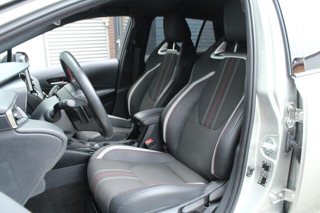 Toyota COROLLA Touring Sports 2.0 Hybrid 184pk GR-Sport NL-Auto NAP 10 Jaar Garantie Clima Cruise Carplay Camera Keyless 17"LMV Afn. Trekhaak