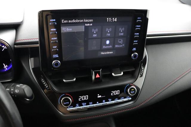 Toyota COROLLA 1.8 Hybrid Executive | Trekhaak | Navigatie | leder | Parkeer sensoren | stoelverwarming |