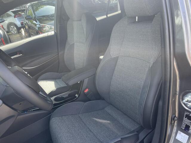 Toyota COROLLA Hybrid 140 Dynamic | Dodehoek Detectie | Navigatie | Stuur- & Stoelverwarming | Parkeersensoren
