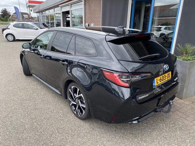 Toyota COROLLA Touring Sports 1.8 Hybrid Business Plus Trekhaak Winterbanden