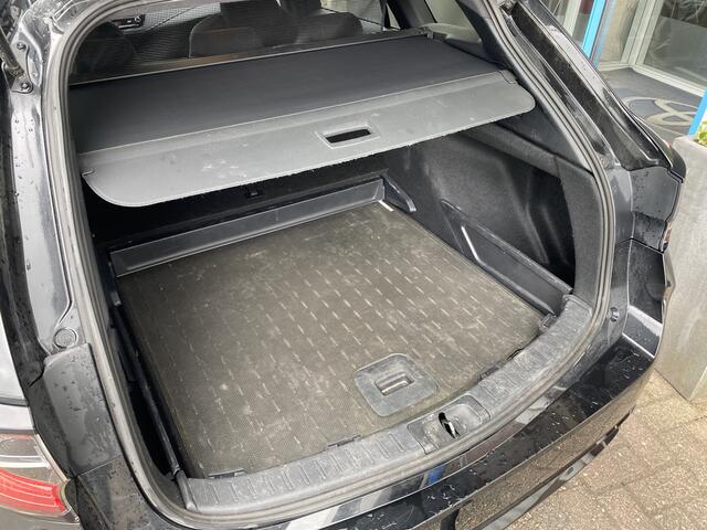 Toyota COROLLA Touring Sports 1.8 Hybrid Business Plus Trekhaak Winterbanden