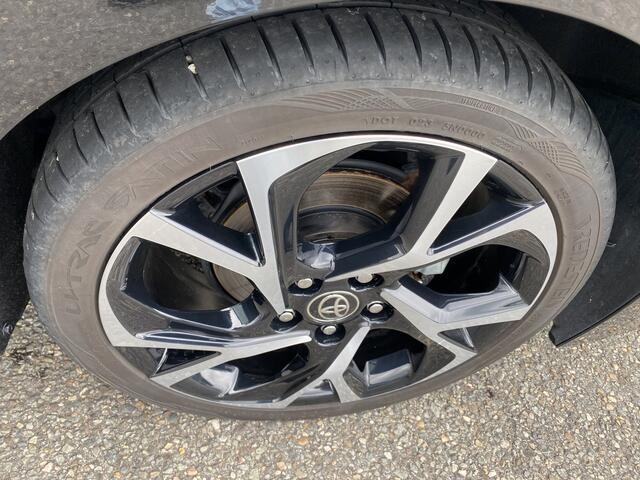 Toyota COROLLA Touring Sports 1.8 Hybrid Business Plus Trekhaak Winterbanden