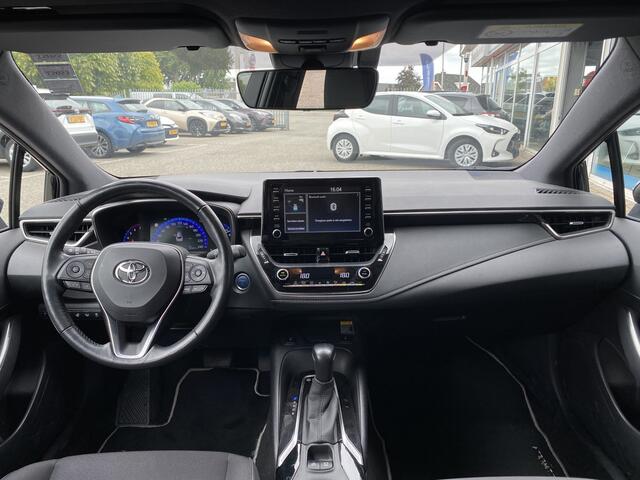 Toyota COROLLA Touring Sports 1.8 Hybrid Business Plus Trekhaak Winterbanden