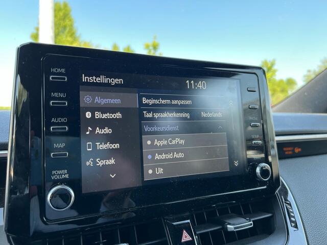 Toyota COROLLA Touring Sports 1.8 Hybrid Bi-Tone Limited, Trekhaak, HUD, Stoelverwarming, Apple carplay, Android Auto, Dealer onderhouden!