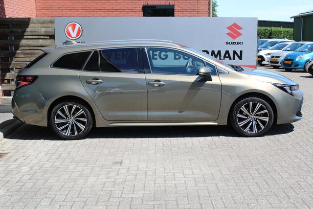 Toyota COROLLA Touring Sports 1.8 Hybrid Dynamic Automaat, Trekhaak, All-Seasons en 1e Eigenaar!