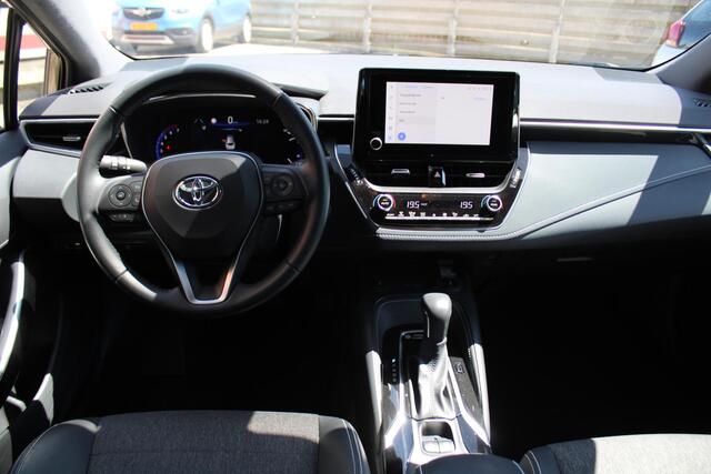 Toyota COROLLA Touring Sports 1.8 Hybrid Dynamic Automaat, Trekhaak, All-Seasons en 1e Eigenaar!