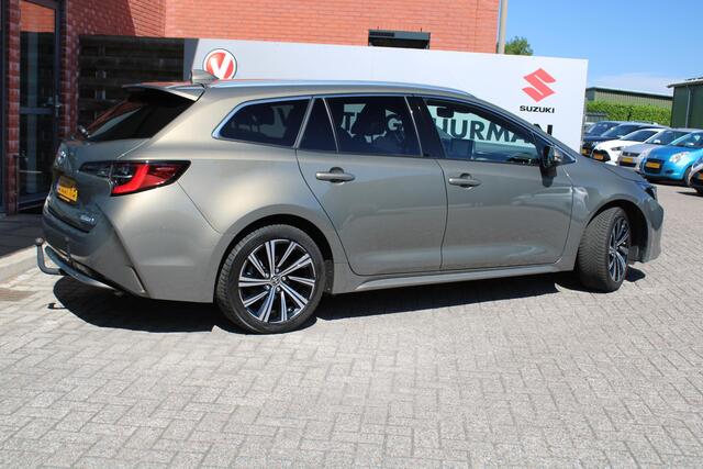 Toyota COROLLA Touring Sports 1.8 Hybrid Dynamic Automaat, Trekhaak, All-Seasonbanden en 1e Eigenaar!