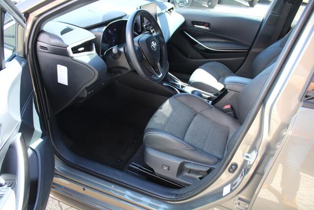 Toyota COROLLA Touring Sports 1.8 Hybrid Dynamic Automaat, Trekhaak, All-Seasonbanden en 1e Eigenaar!