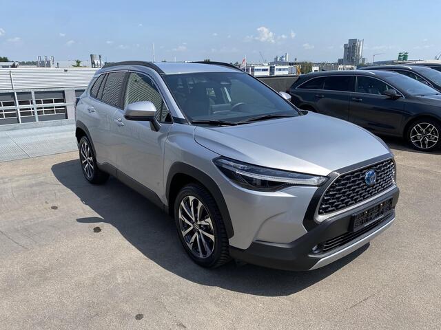 Toyota COROLLA Cross Hybrid 140 Dynamic edition Navigatie, Elektrische achterklep, LM Velgen, LMV, all-season banden, smart Key