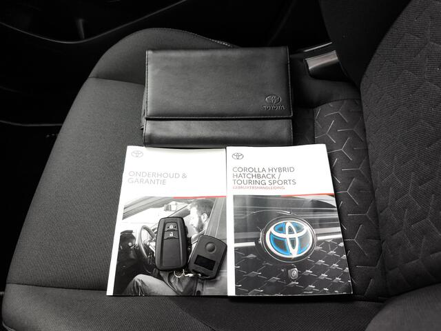 Toyota COROLLA Touring Sports 1.8 Hybrid Business (98 PK) 2e-Eig. & Keurig-Onderh. BOVAG-Garantie. Trekhaak, Navigatie/Apple-Carplay/Android-Auto, Adaptive-Cruisecontrol, Parkeersensoren-V+A, Achteruitrijcamera, Stoelverwarming, DAB, Lm-Velgen-16Inch, Privacy-Glas