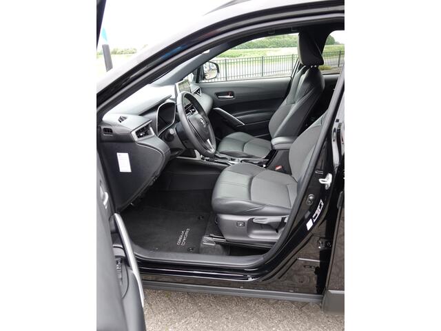 Toyota COROLLA Cross 2.0 High Power Hybrid First Edition ACC | HALF LEER | NAVI | TREKHAAK