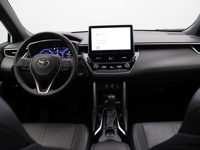 Toyota COROLLA Cross Hybrid 140 Style + Premium Pack II | 10 Jaar Garantie! | Stoelverwarming | Apple Carplay & Android Auto | Panoramadak |