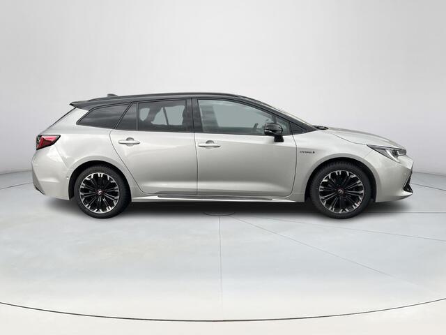 Toyota COROLLA Touring Sports 1.8 Hybrid GR-Sport | Bi-tone lak | Parkeersensoren | Trekhaak | Carplay |