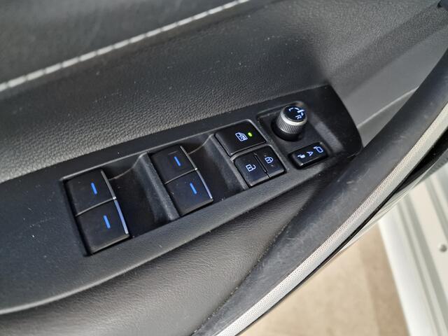 Toyota COROLLA Touring Sports 2.0 Hybrid Premium 184pk | Trekhaak | Panorama | Head-up