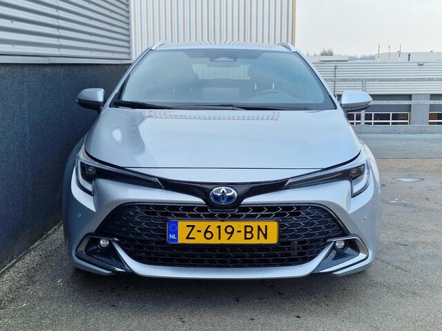 Toyota COROLLA Touring Sports Hybrid 140 Dynamic Adaptieve cruise control, dodehoek detectie, stoelverwarming, Apple Carplay/Android Auto, draadloze telefoonlader, achteruitrij camera,