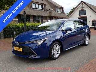 toyota-corolla-touring-sports-1.8-h