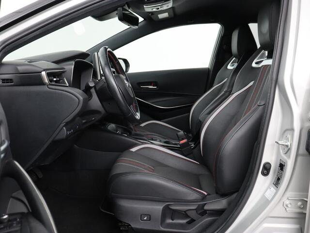 Toyota COROLLA 1.8 Hybrid GR-Sport | Trekhaak | Stoelverwarming | Adaptive cruise | Camera | Carplay | Sportstoelen | Full LED | Park Assist | Keyless