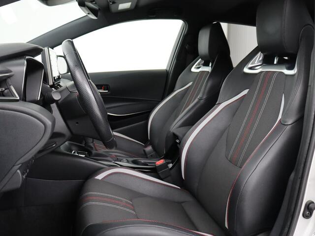 Toyota COROLLA 1.8 Hybrid GR-Sport | Trekhaak | Stoelverwarming | Adaptive cruise | Camera | Carplay | Sportstoelen | Full LED | Park Assist | Keyless
