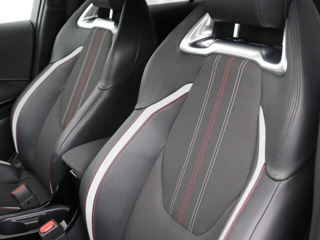 Toyota COROLLA 1.8 Hybrid GR-Sport | Trekhaak | Stoelverwarming | Adaptive cruise | Camera | Carplay | Sportstoelen | Full LED | Park Assist | Keyless